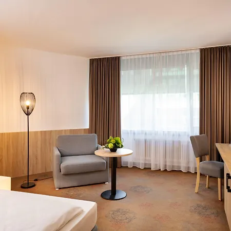 Plaza Hotel&Living Frankfurt-2