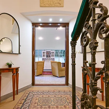 Hotel Mala Strana-3