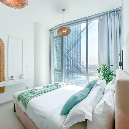 Amazing Roof Top Pool In Nice 1 Bhk Flat In Marina-3