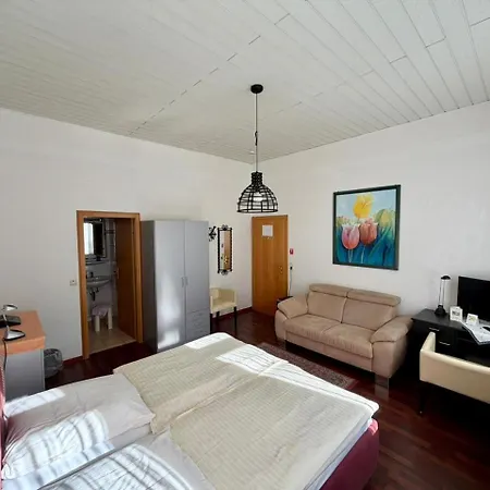 Hotel Runge 24 7 Check In&Free Parking-3