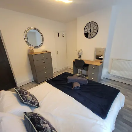 Ipswich 2-Bed Home Near Marina & Town - Free Parking-2