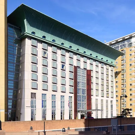 Canary Riverside Plaza Hotel-3