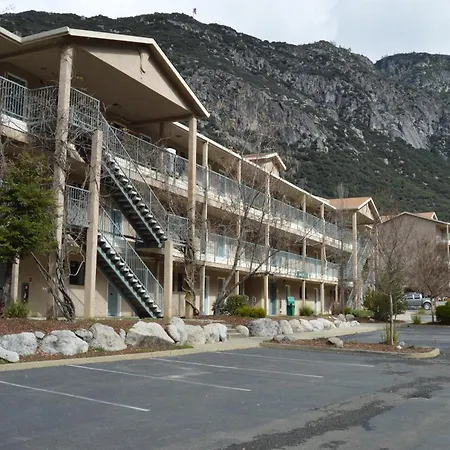 Yosemite View Lodge-2
