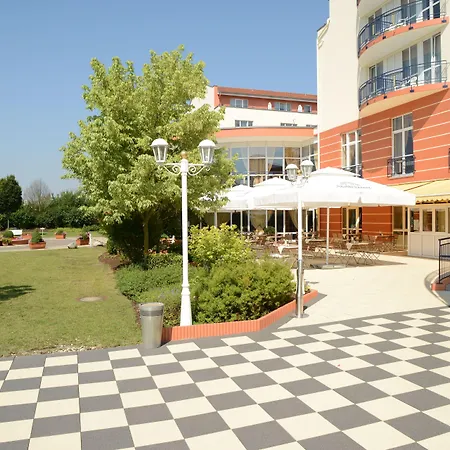 The Monarch Hotel-2