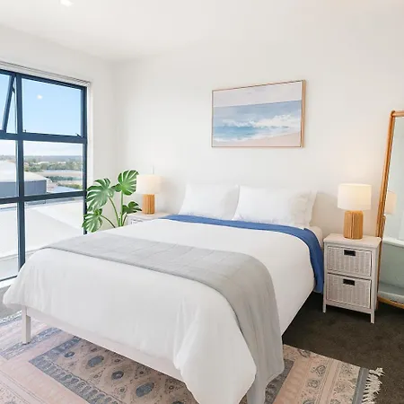 Luxury 2 Bed 2 Bath Townhouse Central Christchurch-2