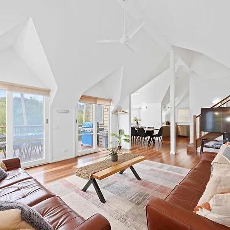 Jarrah Lodge - Sleeps 10 - Merrijig-3