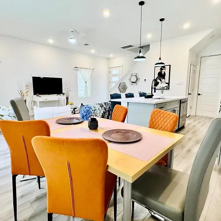 Modern Getaway Near Downtown And Airport-2