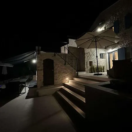 Villa In Mugeba With Swimming Pool-2
