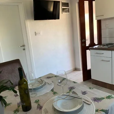 One Bedroom Apartment With Balcony 1-3