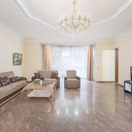 City Center 3 Bedrooms 2 Bathrooms Apartment With Balcony-2