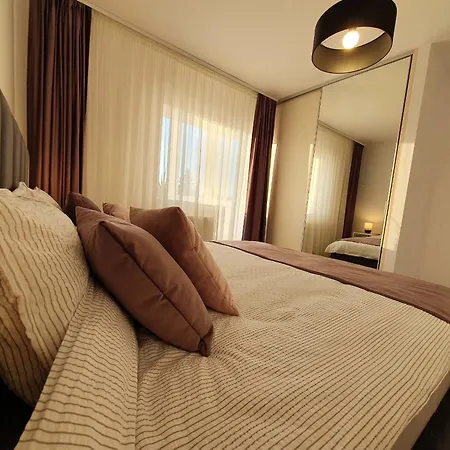 Sunny And Cozy, Central Apartment-2
