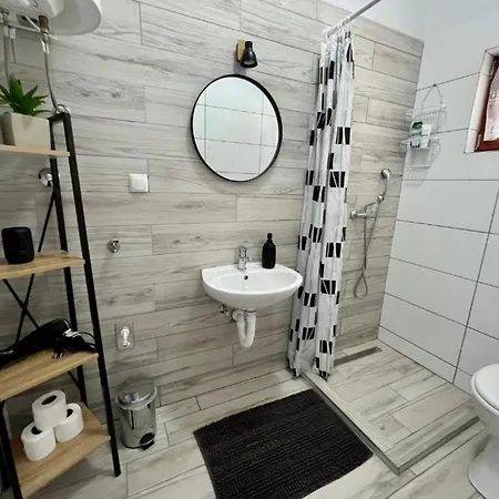 One Bedroom Apartment With Balcony 1-2