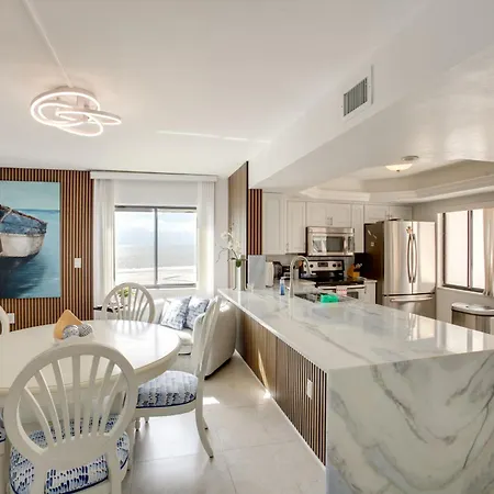 4 Mi To Lovers Key Sp: Modern Condo W/ Ocean Views-2