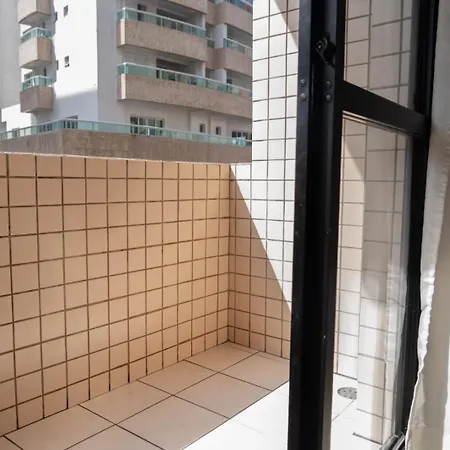 Apartamento Completo Com Garagem A 150 M Da Praia-2