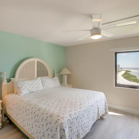 4 Mi To Lovers Key Sp: Modern Condo W/ Ocean Views-3