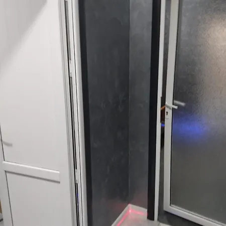 Full Apartment-2