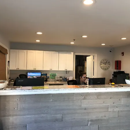 Beachgate Condosuites And Hotel-2