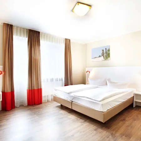Hotel Ostseehalle Kiel by Premiere Classe-2