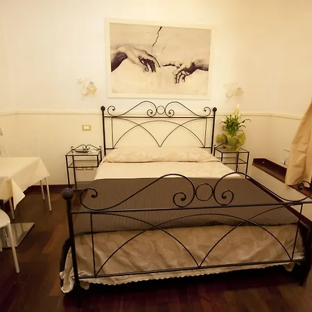 Le Suite Di Via Ottaviano - Suite In Rome B&B-2