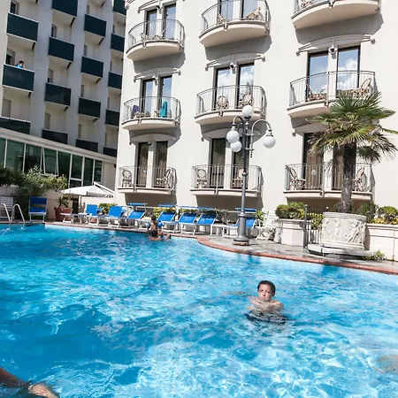 Hotel Ambassador-3