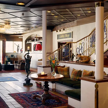 Dr. Holms Hotel-2