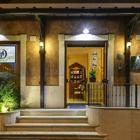 Hotel Tuscolana-3