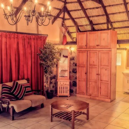 Nauntons Guest House&Wedding Venue-3