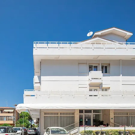 Hotel Pigalle-3