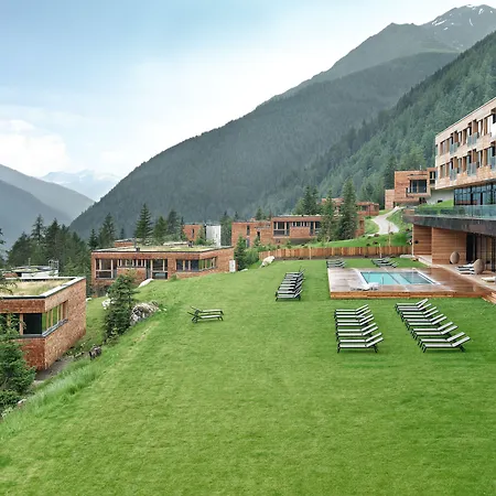 Gradonna Mountain Resort Chalets & Hotel-2