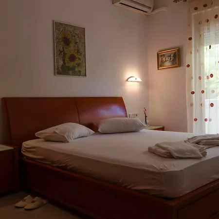 GOJI Vegan Hotel-3