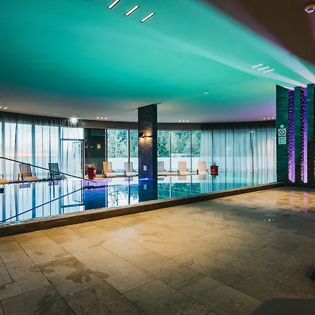 Peaks Place Apartments & Spa-2