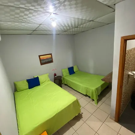 Hostal Los Tarros Metalio-2