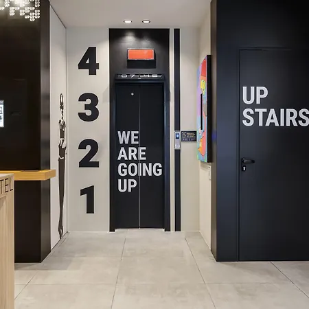 Up Hotel-2