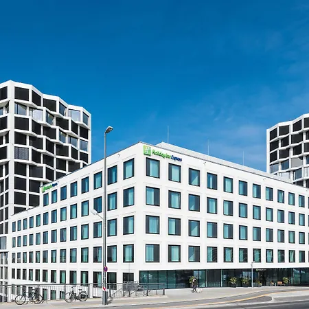 Holiday Inn Express Munich City West By Ihg-3