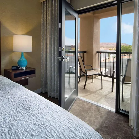 Hampton Inn & Suites Page - Lake Powell-3