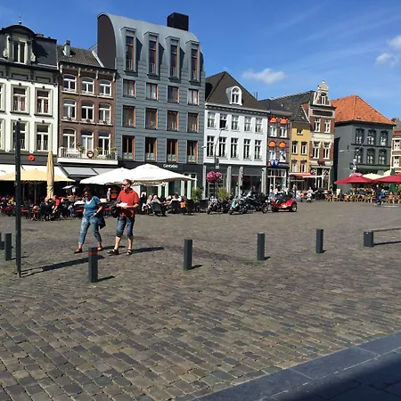 Hotel En Grand Cafe De Pauw-2