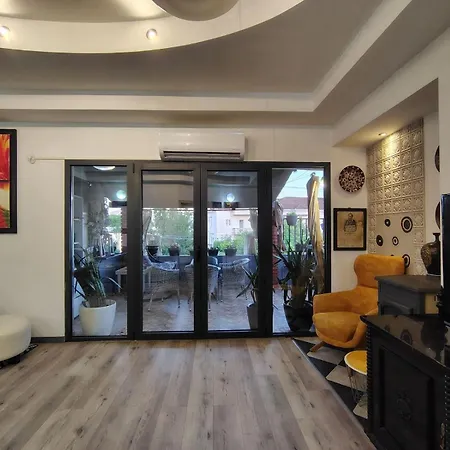 Katata Apartment Spacious House Floor With Terraces, 3 Bedrooms, Parking,Wi-Fi-3