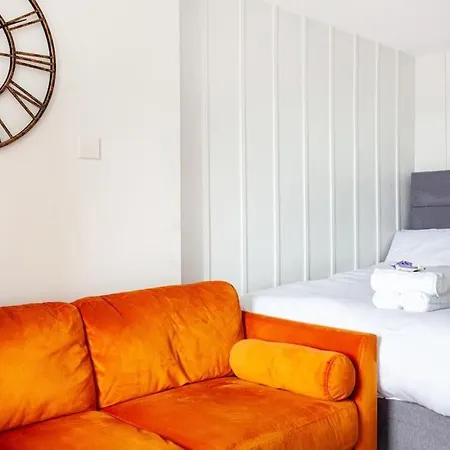 Studio Near Baker Street Station - 12-3