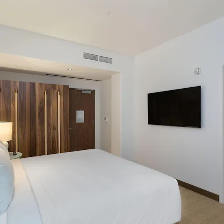 Hyatt Centric Waikiki Beach-2