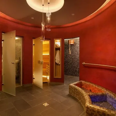 Wellness Hotel Grand-2