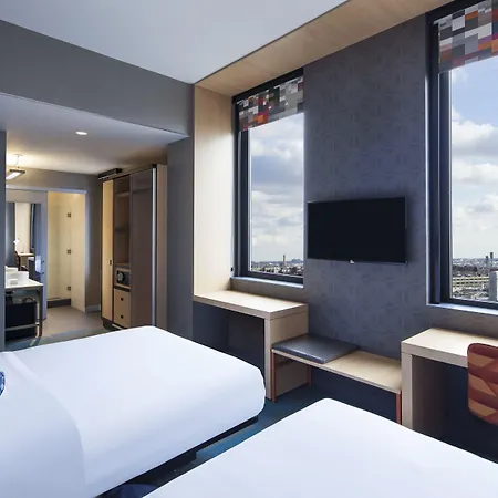 Aloft By Marriott Long Island City-Manhattan View-3