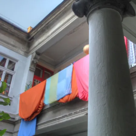 Lavender Circus Hostel, Doubles & Ensuites-3