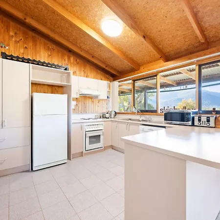 Alpine Vista with Stunning Mt Buller Views-2