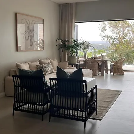 Lagoon And Mountain Views, Plett Central, New Apartment-2