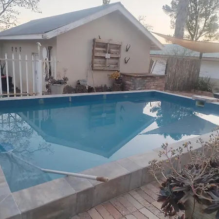 Uitzight - Pool unit-3