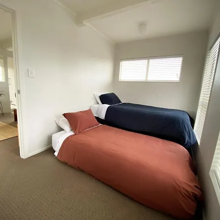 Treetop Studio Apartment-3