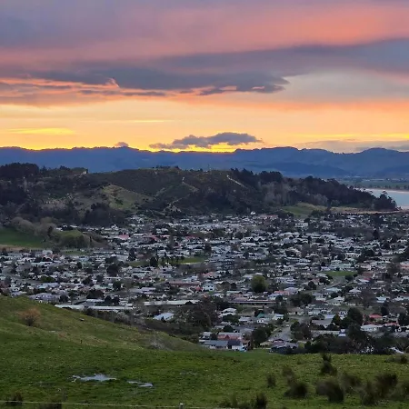 Stunning Sunsets&Views at Wonderful Wainui-2