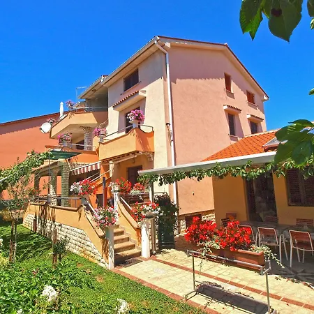 Apartments Orange 994-3