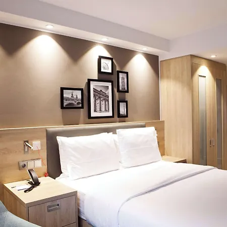 Hampton By Hilton Berlin City East Side Gallery-3