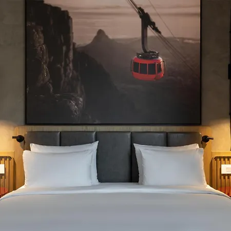 Radisson Red Hotel V&A Waterfront Cape Town-3